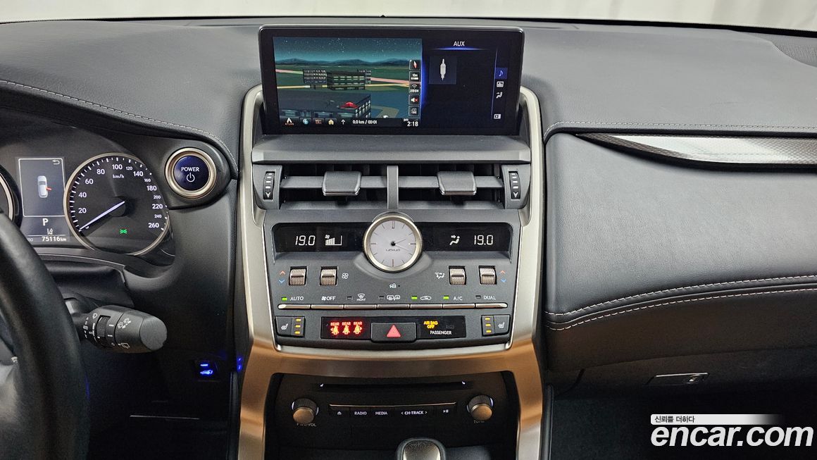 Lexus NX 2019