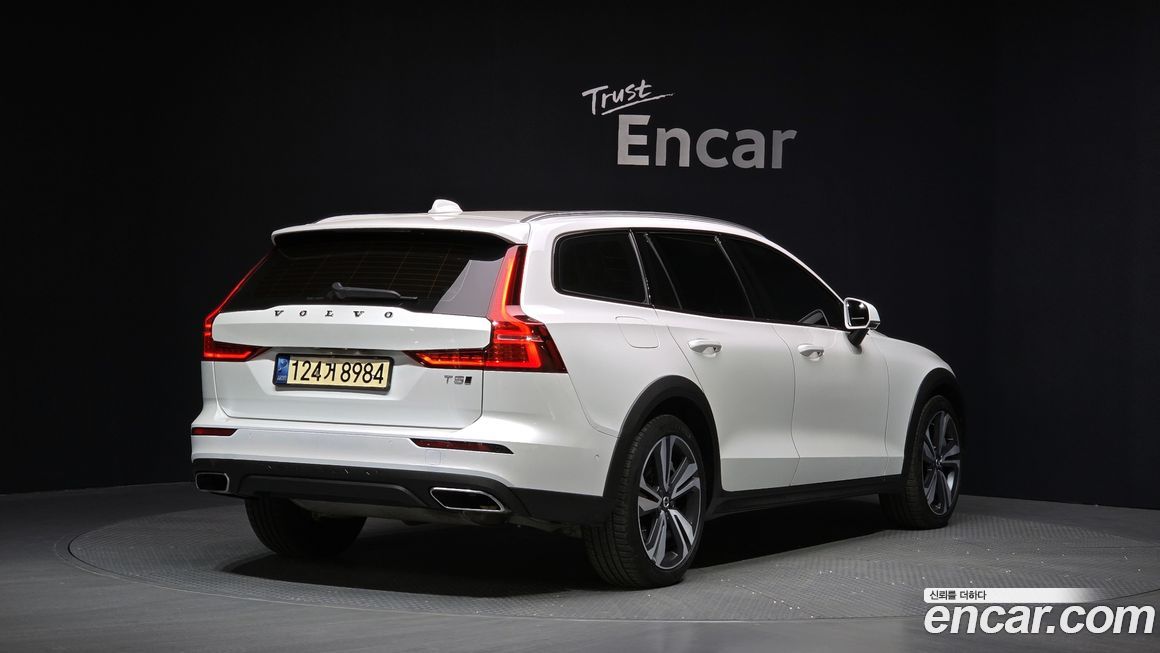 Volvo V60 2020