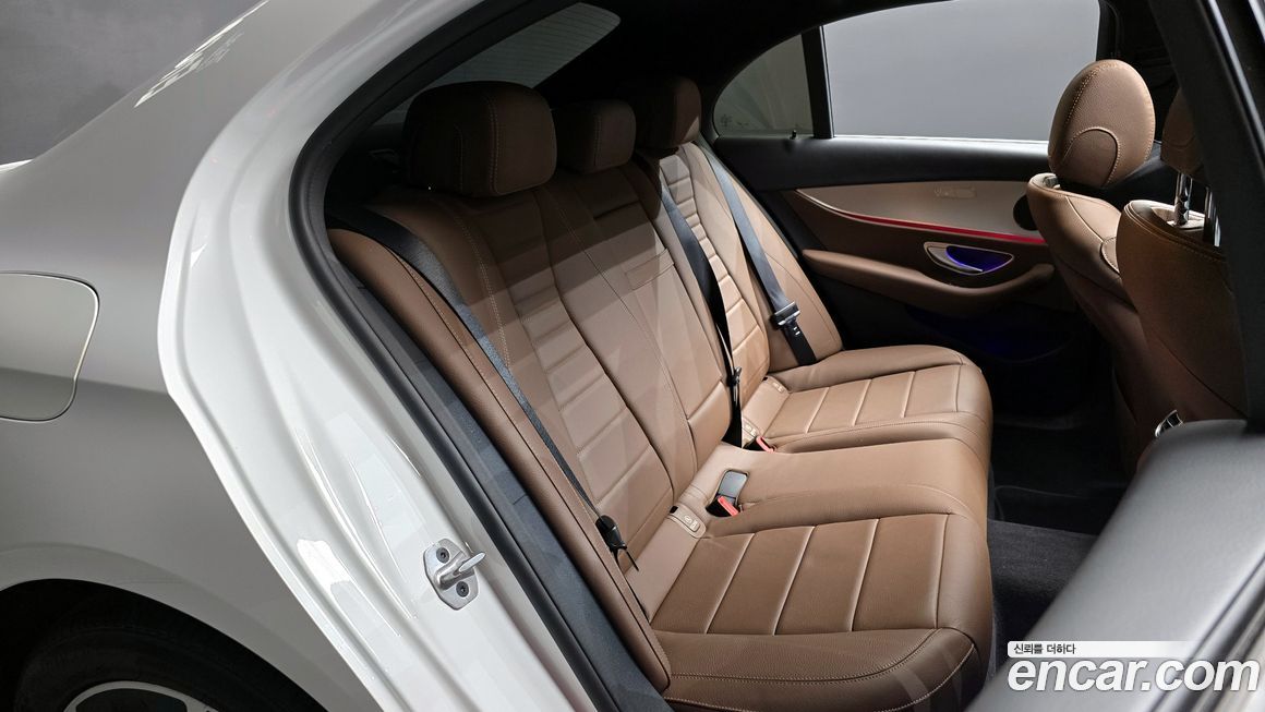 Mercedes-Benz E-Class 2021