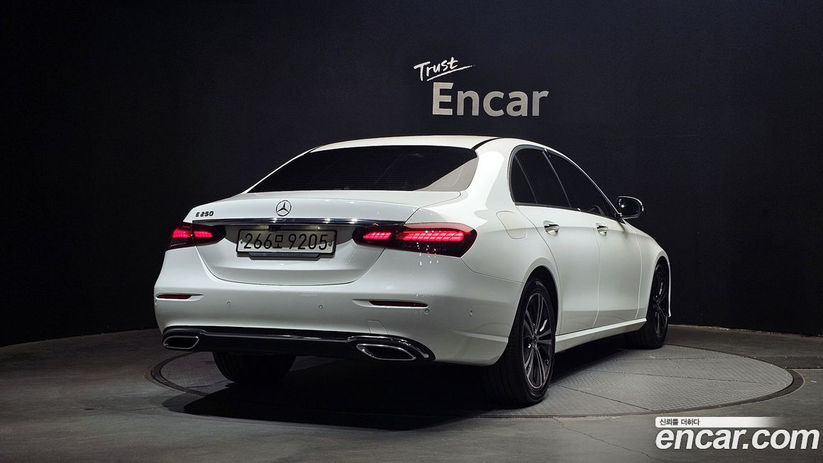 Mercedes-Benz E-Class 2021