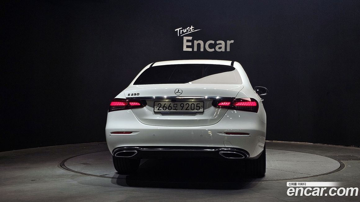 Mercedes-Benz E-Class 2021
