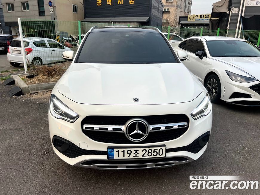 Mercedes-Benz GLA-Class 2021