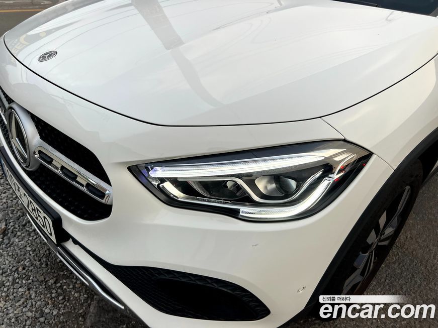 Mercedes-Benz GLA-Class 2021