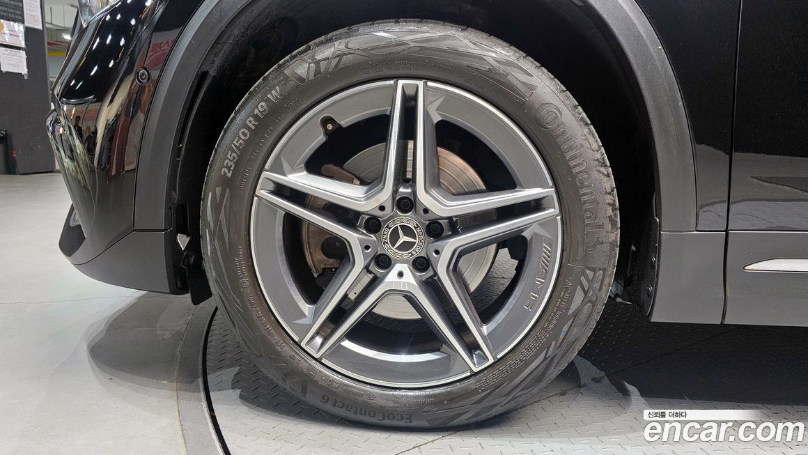 Mercedes-Benz GLA-Class 2021