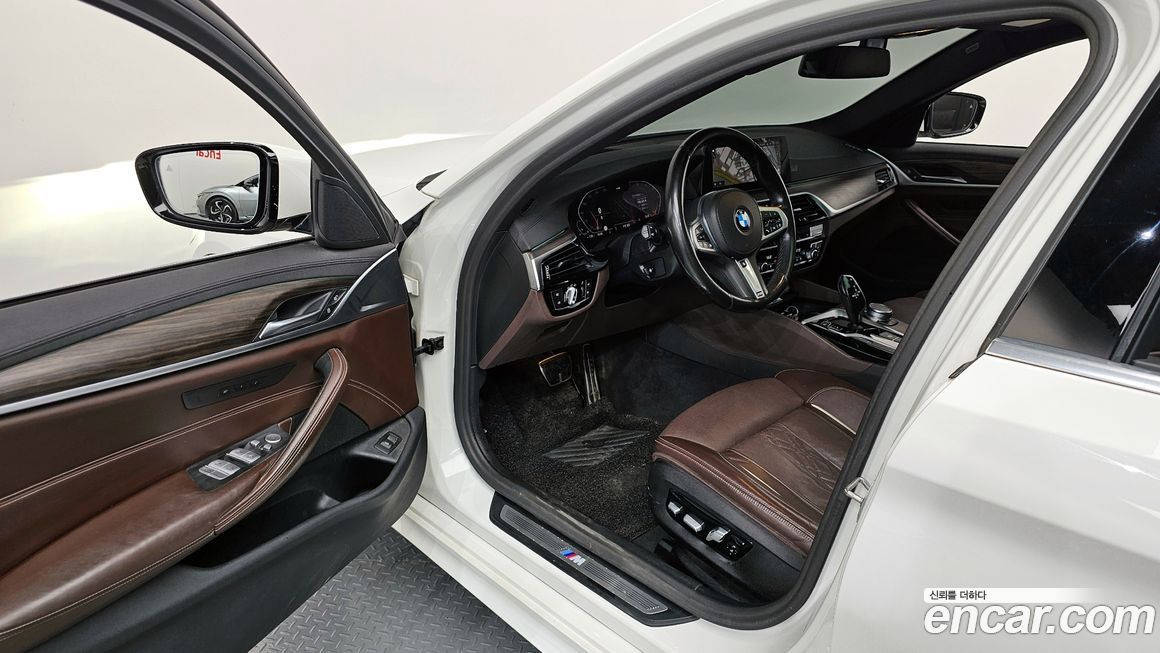 BMW 5-Series 2020