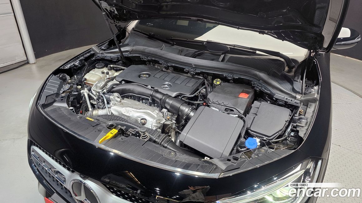 Mercedes-Benz GLA-Class 2021