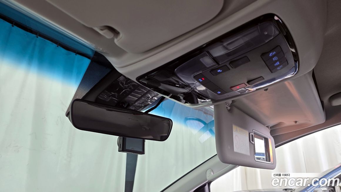 Hyundai Staria 2025