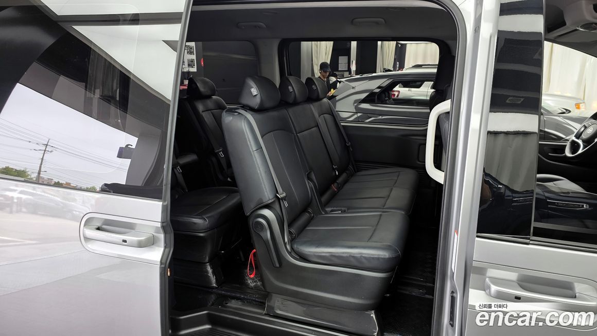 Hyundai Staria 2025