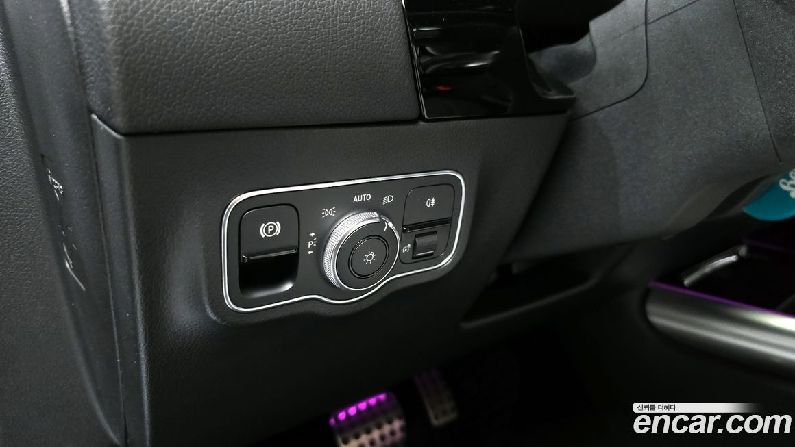 Mercedes-Benz GLA-Class 2021