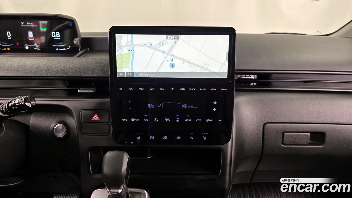 Hyundai Staria 2025