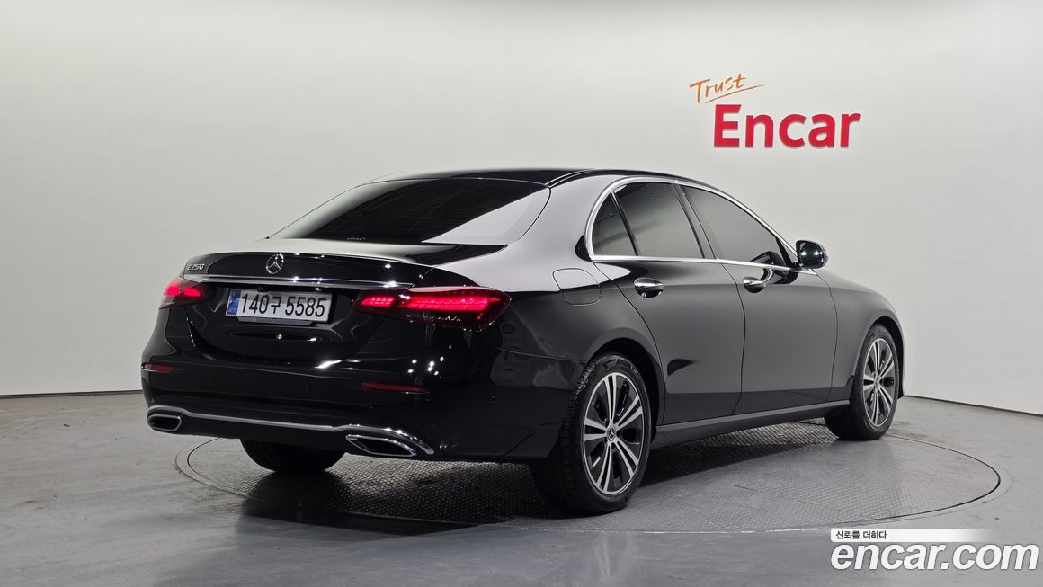 Mercedes-Benz E-Class 2021