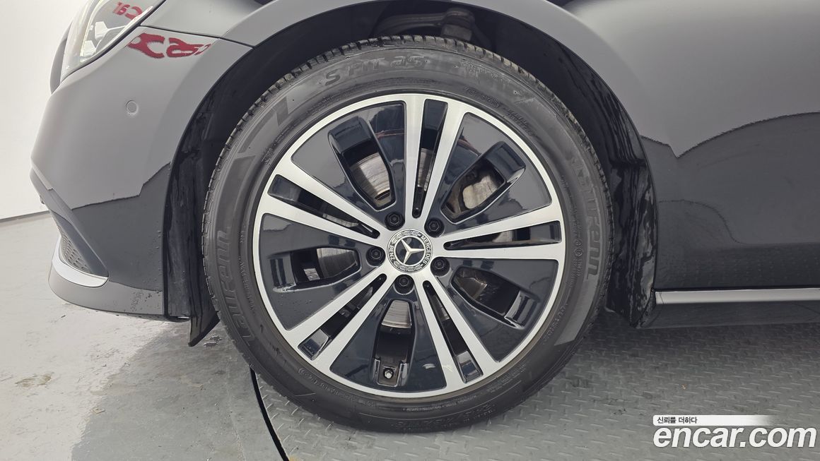 Mercedes-Benz E-Class 2021