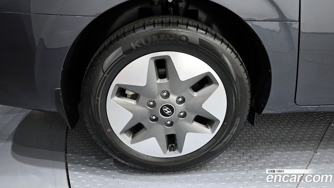 Hyundai Staria 2024