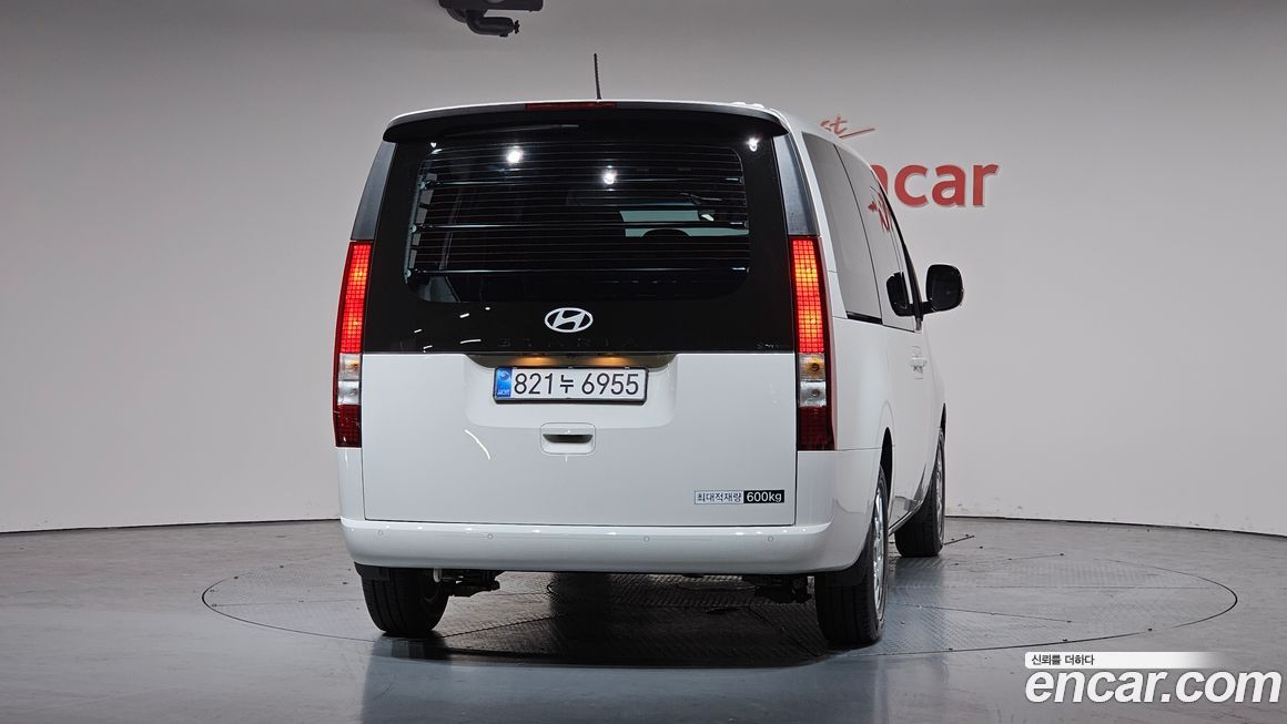 Hyundai Staria 2025