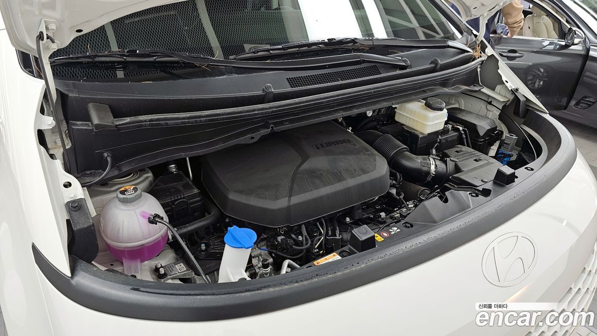 Hyundai Staria 2025