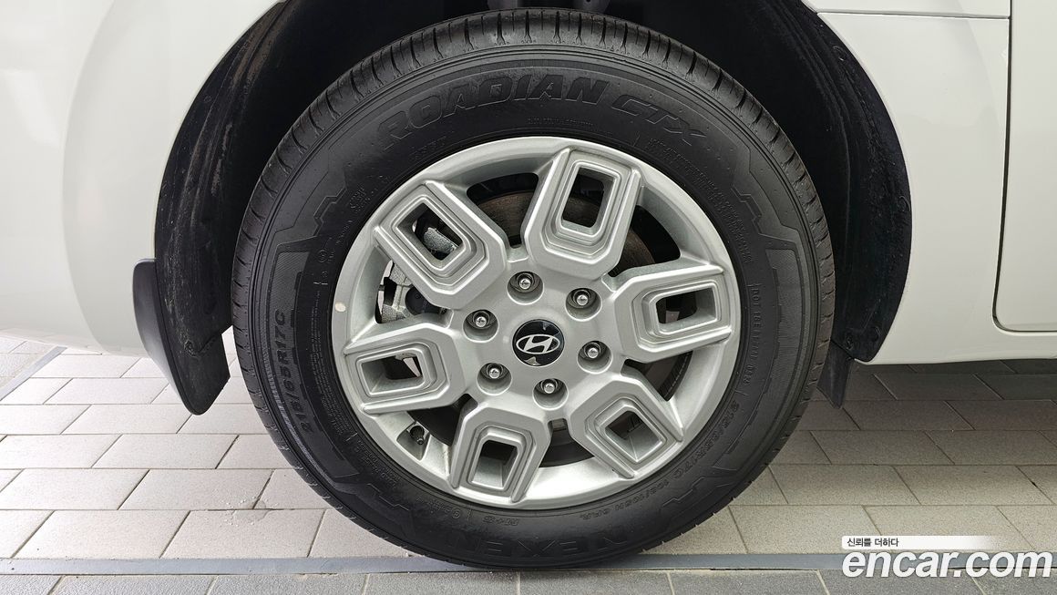 Hyundai Staria 2025
