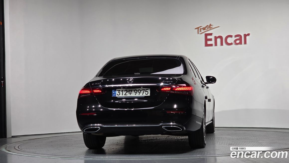 Mercedes-Benz E-Class 2021