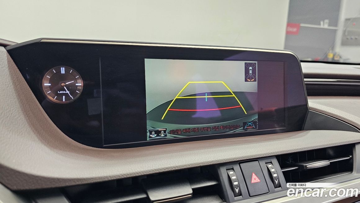 Lexus ES 2019