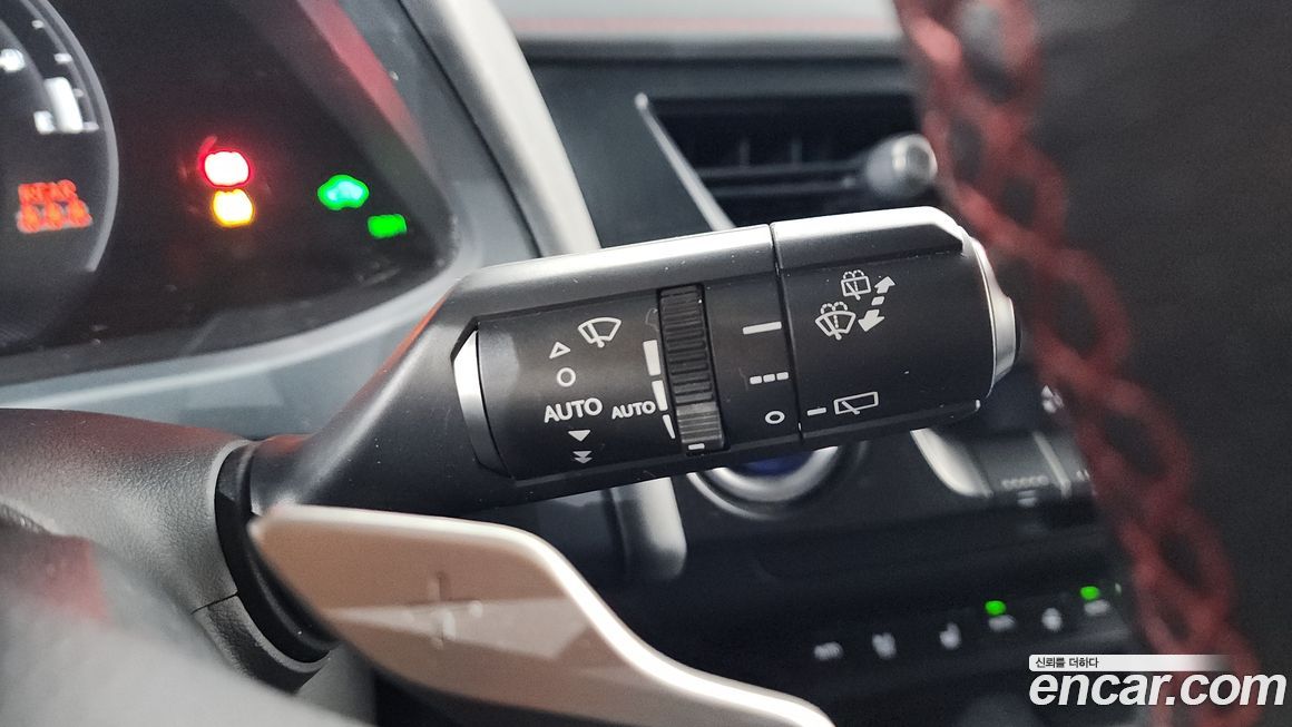 Lexus UX 2021