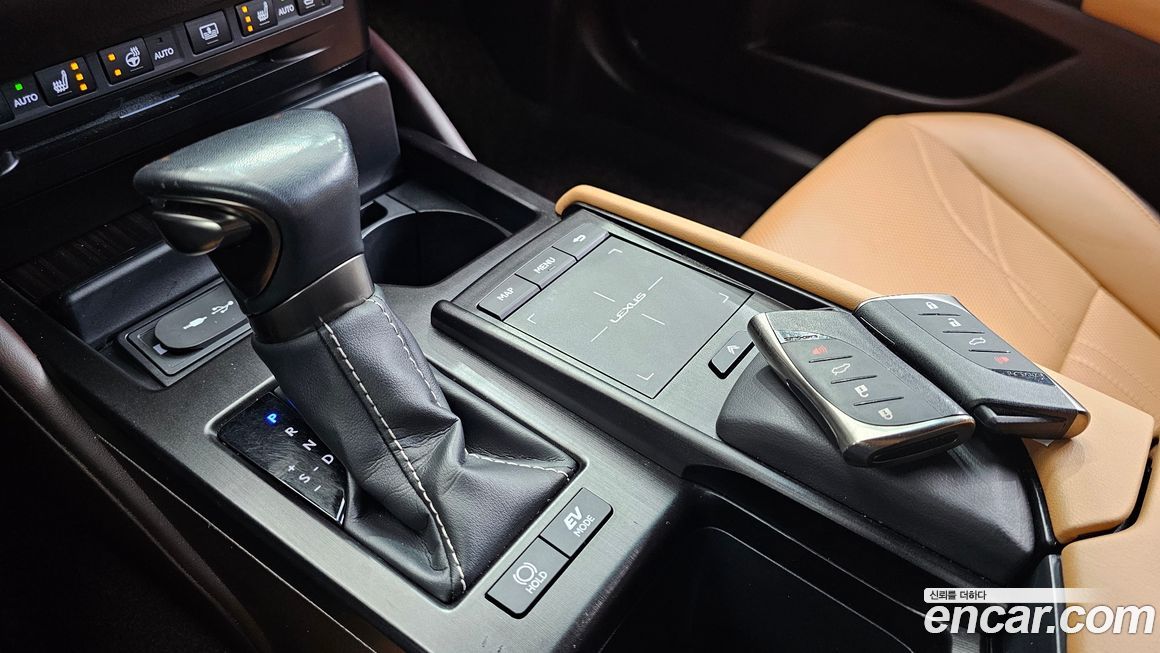 Lexus ES 2019