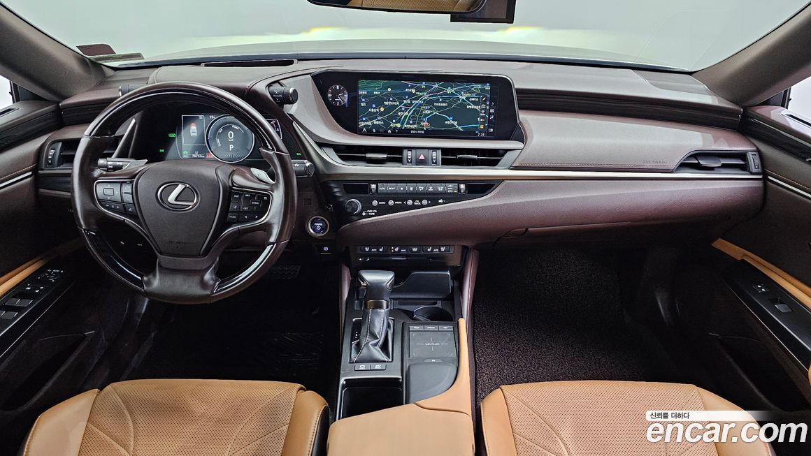 Lexus ES 2019