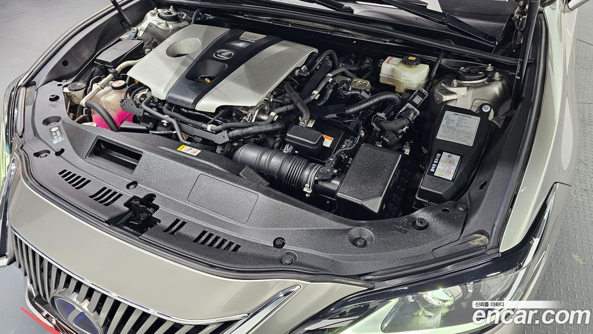 Lexus ES 2019