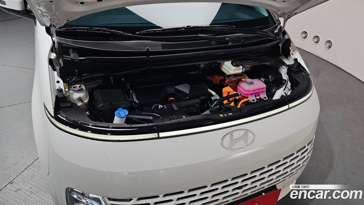 Hyundai Staria 2025