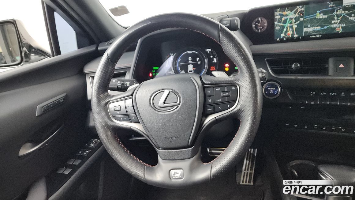 Lexus UX 2021