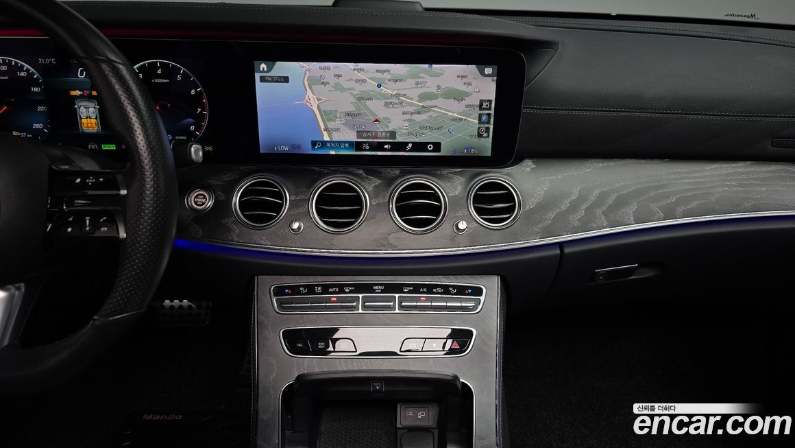 Mercedes-Benz E-Class 2021