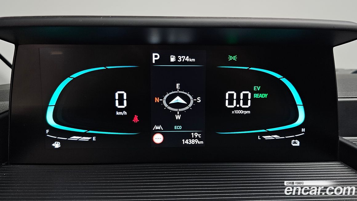Hyundai Staria 2025