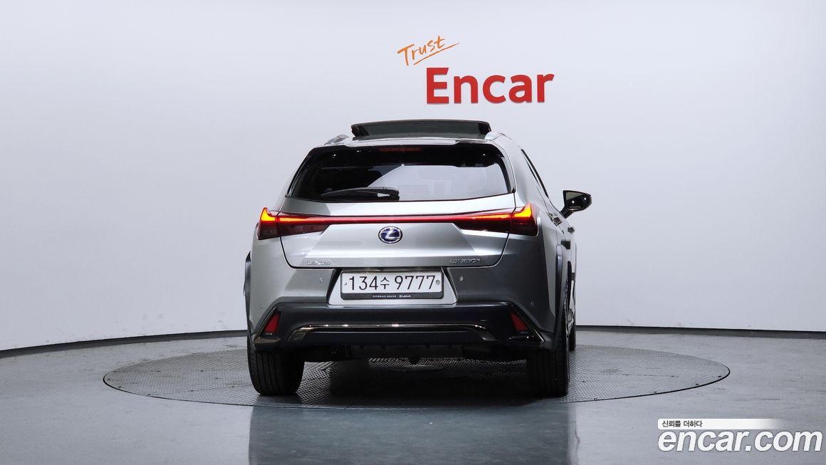 Lexus UX 2021