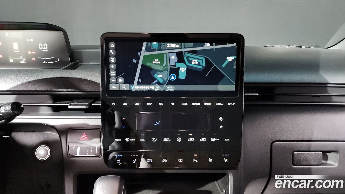 Hyundai Staria 2025