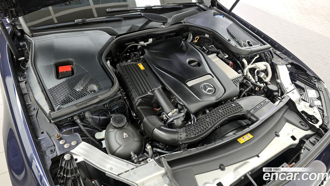 Mercedes-Benz E-Class 2022