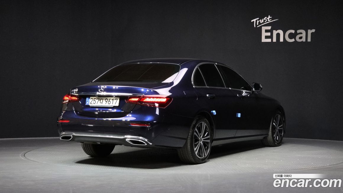 Mercedes-Benz E-Class 2022