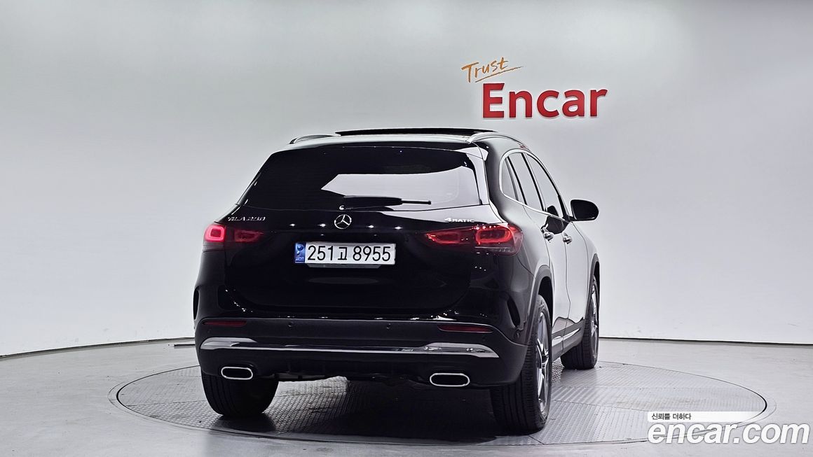 Mercedes-Benz GLA-Class 2023