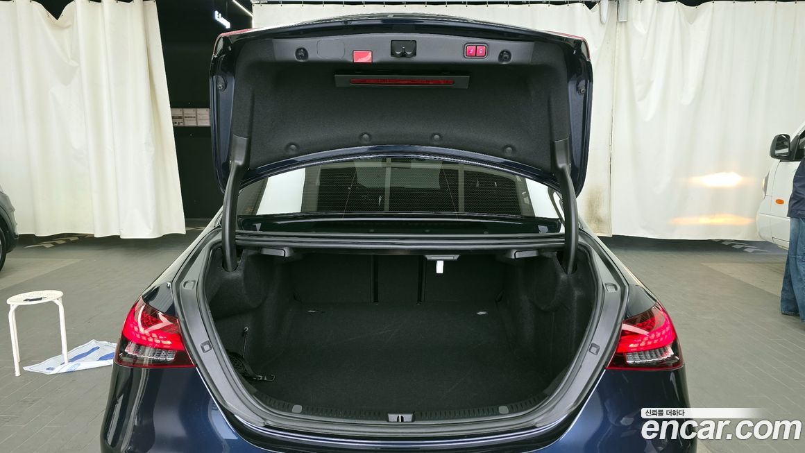 Mercedes-Benz E-Class 2022