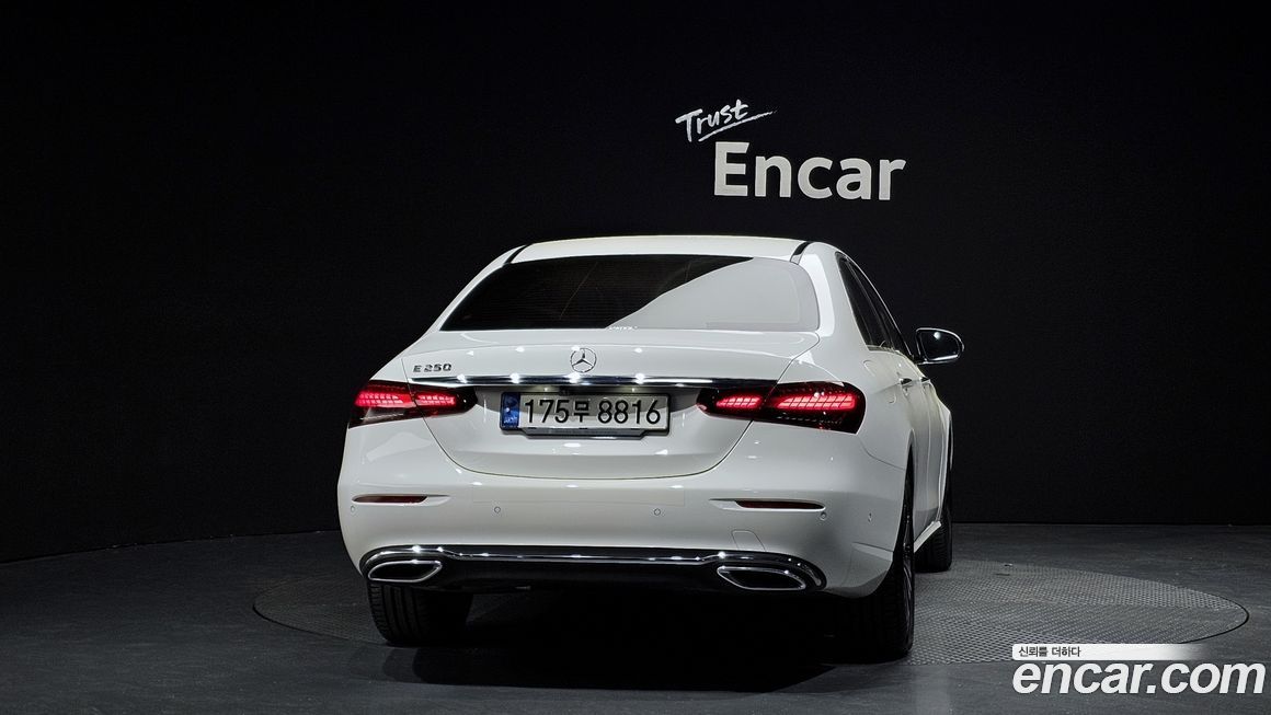 Mercedes-Benz E-Class 2021