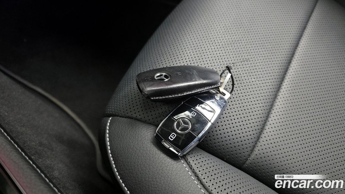 Mercedes-Benz E-Class 2022