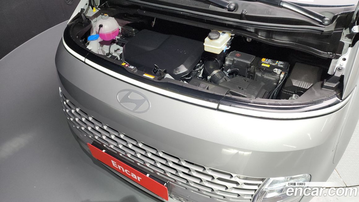 Hyundai Staria 2025