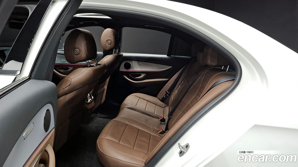 Mercedes-Benz E-Class 2021