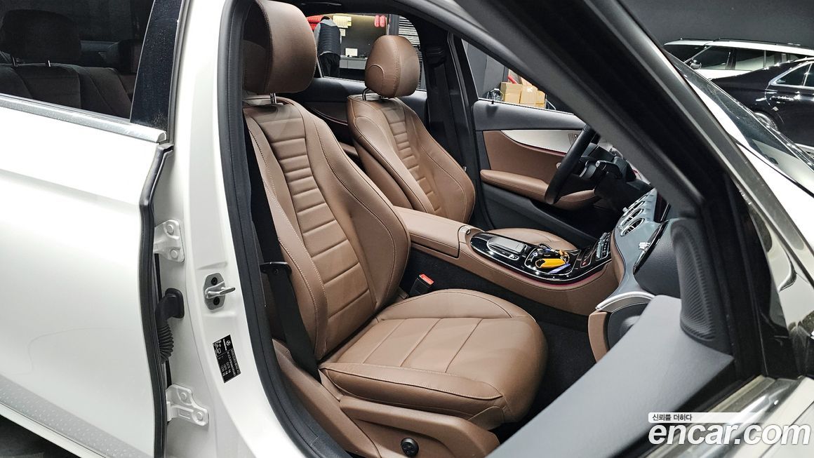 Mercedes-Benz E-Class 2021