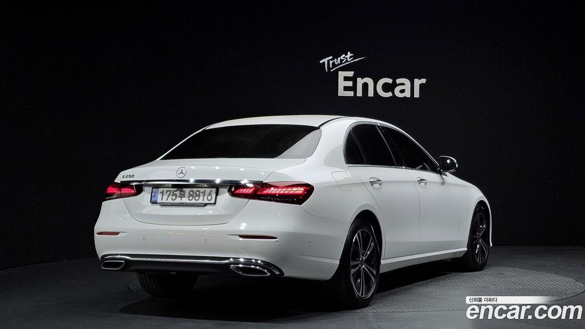 Mercedes-Benz E-Class 2021