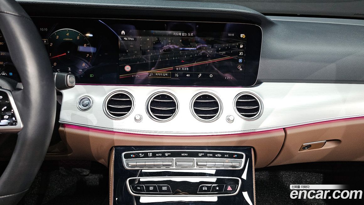 Mercedes-Benz E-Class 2021