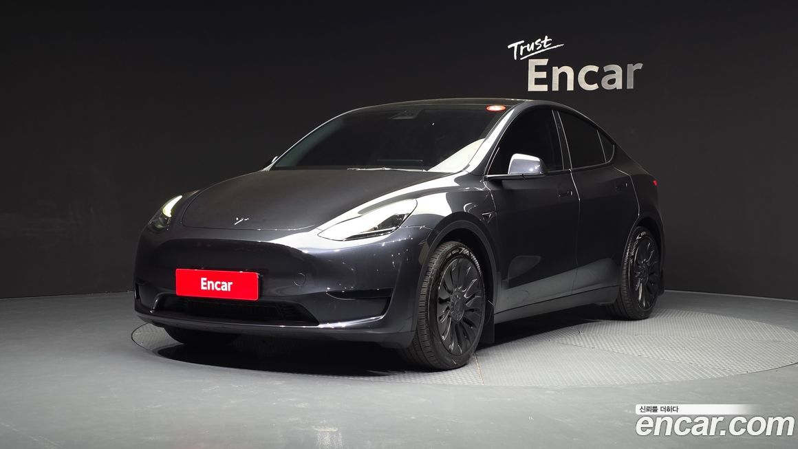 Tesla Model Y 2024