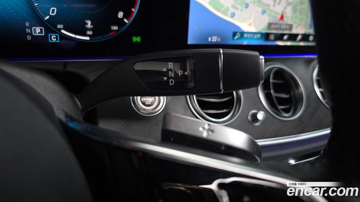 Mercedes-Benz E-Class 2022