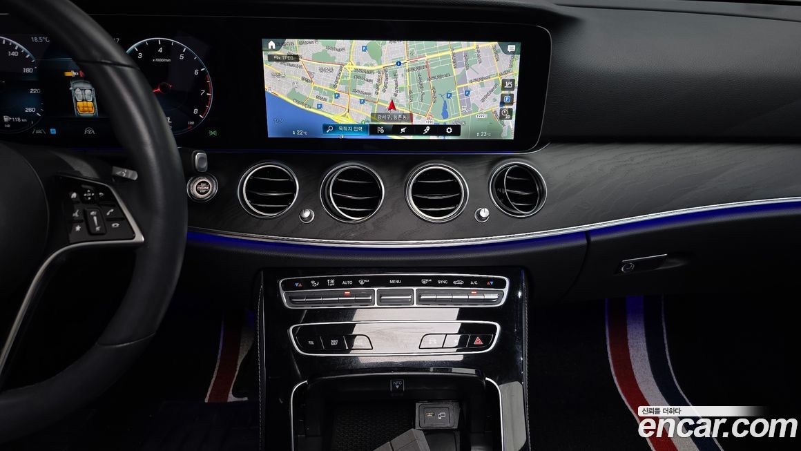 Mercedes-Benz E-Class 2022