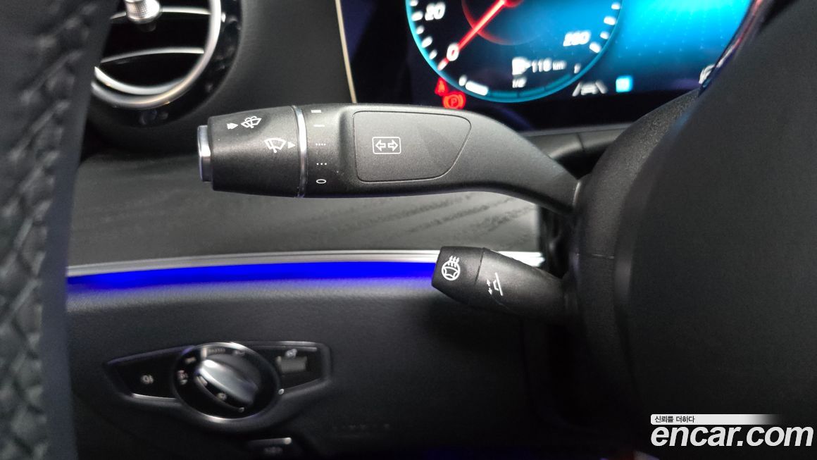 Mercedes-Benz E-Class 2022