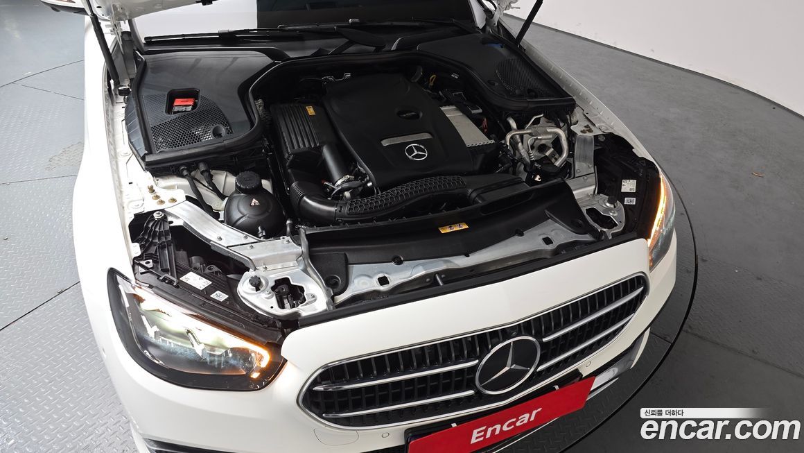 Mercedes-Benz E-Class 2022