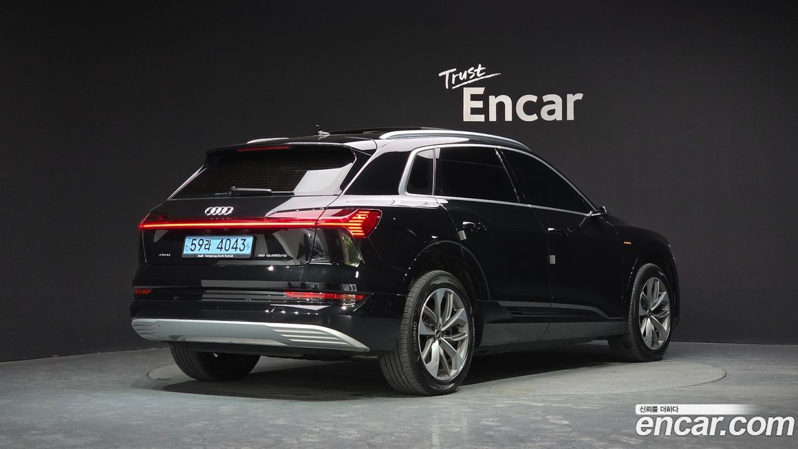 Audi e-tron 2022