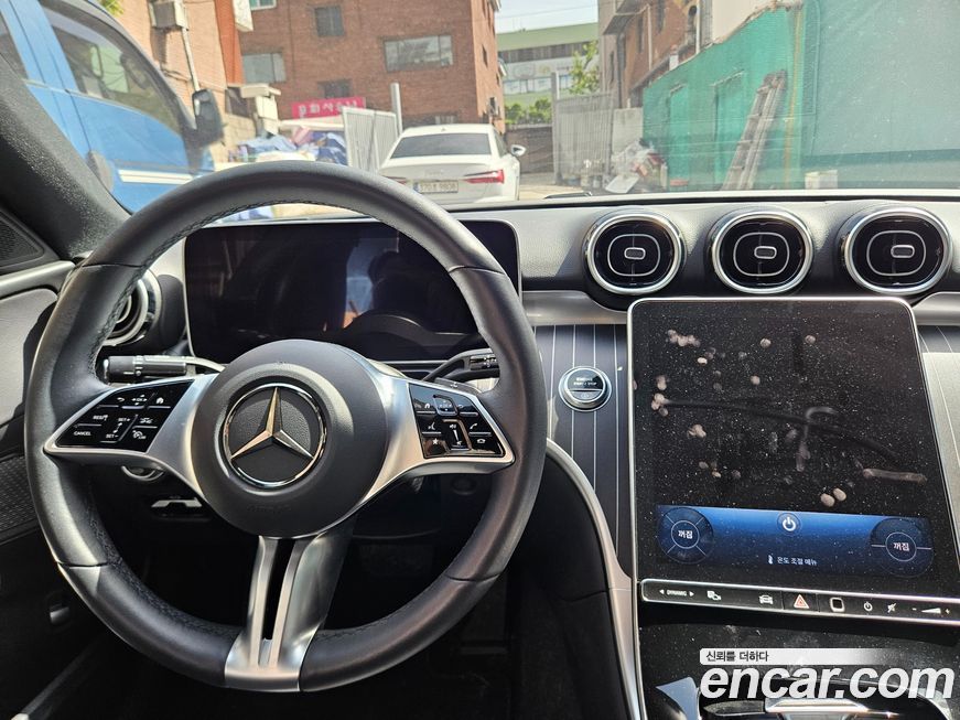 Mercedes-Benz C-Class 2024